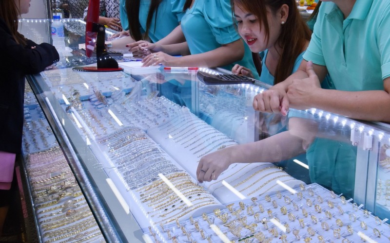 Giá vàng hôm nay 21-1: Giá vàng thế giới tăng 100 USD