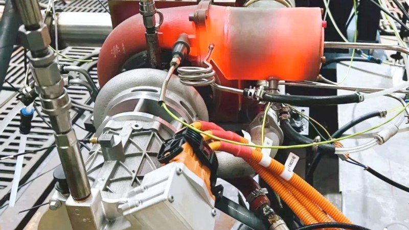 Thiết bị nhỏ gọn của Trung Quốc giúp ôtô thuần điện chạy xa hơn