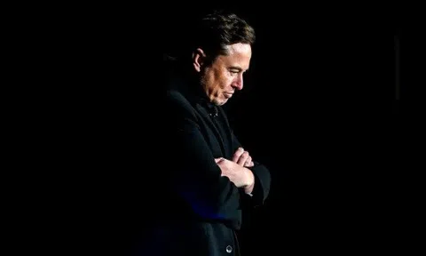 Bức thư Elon Musk gửi nhân viên Tesla lúc nửa đêm thông báo sa thải 14.000 người: Phút lắng đọng, đối mặt với thực tại kinh doanh khốc liệt của vị tỷ phú 'cuồng ngôn'